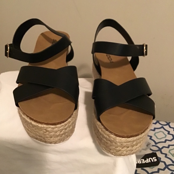 🔥SODA, NWOT, size 9, 2 inch heel height - Picture 1 of 3